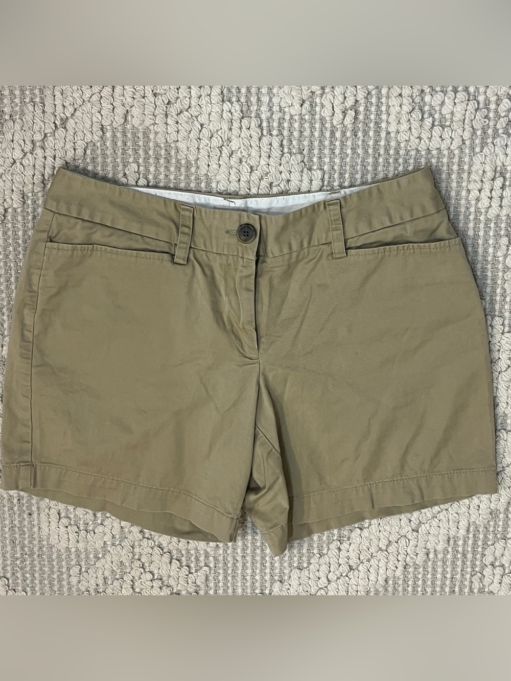 Women’s Petite Lands' End Fit 2 Khaki Chino Shorts